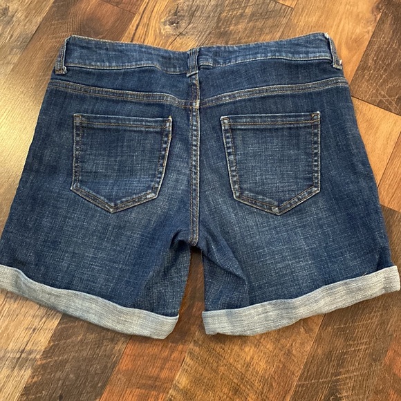 Sold….,Like New Celebrity Pink Jeans shorts size 3 - Picture 2 of 3